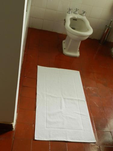 Deluxe Triple Room image 6