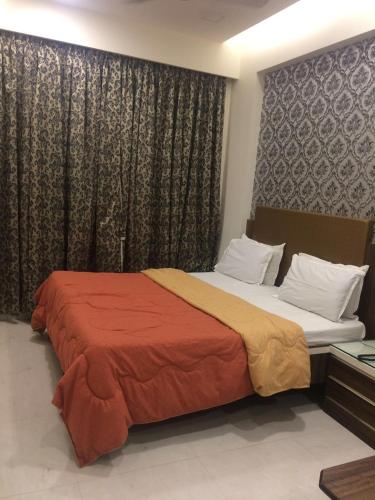 hotel antique colaba