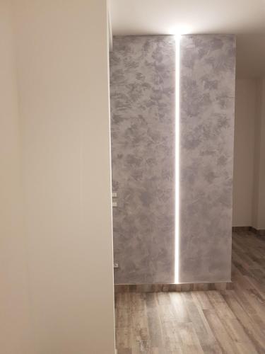 One-Bedroom Apartment image 7