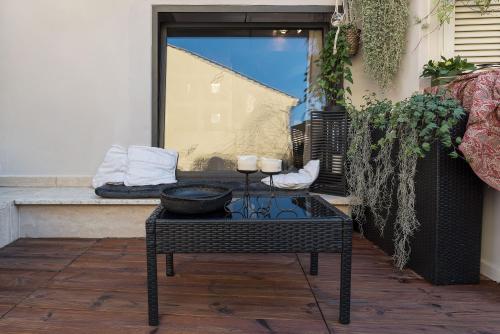Navona Luxury and Charming Apartment with Terrace - image 2