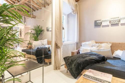 Navona Luxury and Charming Apartment with Terrace - image 10
