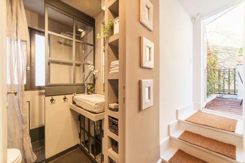 Navona Luxury and Charming Apartment with Terrace - image 9