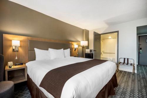 Best Western Plus Vancouver Airport Hotel - image 4