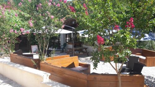 Camping des Drouilhèdes (Camping des Drouilhedes) in Peyremale