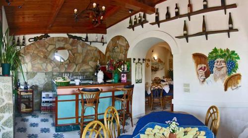 Hotel Casa Giuseppina Located in SantAngelo, Hotel Casa Giuseppina is a perfect starting point from which to explore Ischia Island. Both business travelers and tourists can enjoy the propertys facilities and services. Se