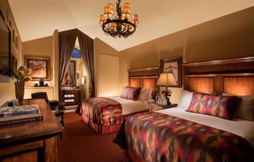 Rustic Inn Creekside - image 4
