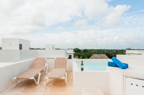 Penthouse Apartment with Private Pool and Jacuzzi image 7