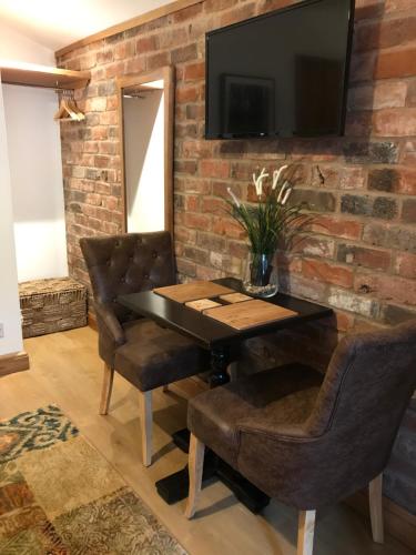 Boutique Garden Lodge @ The Larches - image 7