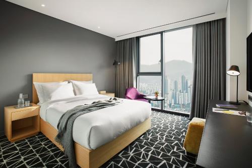 Business PKG - Standard Double Room with 1pax's Breakfast