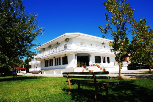 . Hotel Kastri