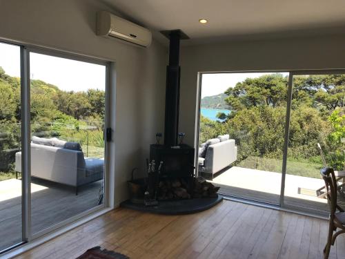 Oneroa Holiday Retreat with Seaview plus Car