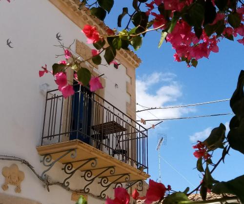 Studio with Balcony room in Bellassai Homes