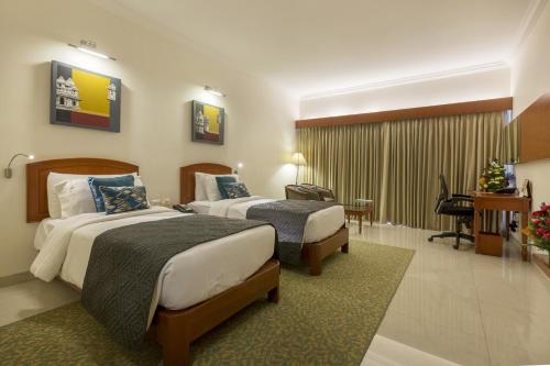 Hotel Naveen Lakeside