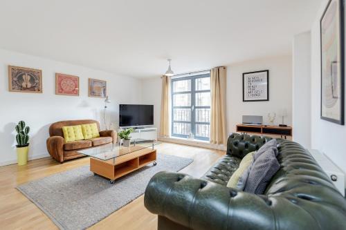 Shoreditch 2 Bed Flat by BaseToGo