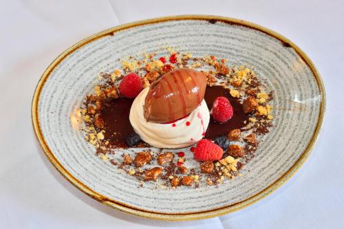 The Roundabout Hotel - image 8