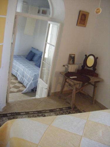 1 double bed, 2 twin beds