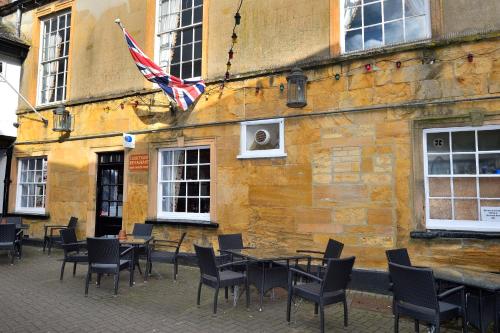 Bejárat, The George Hotel in Crewkerne