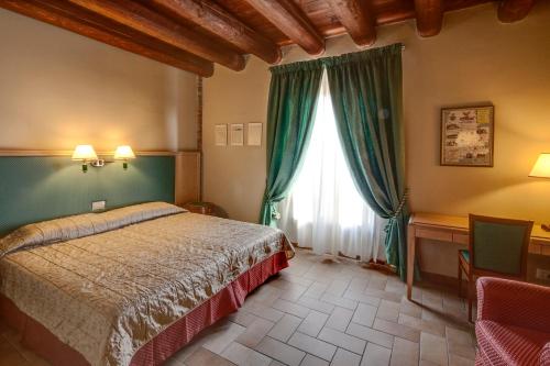 1 queen bed