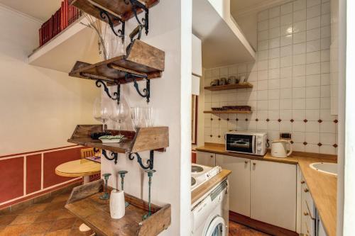 Lovely flat in Fontana di Trevi - image 1