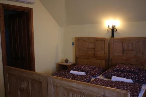 1 queen bed