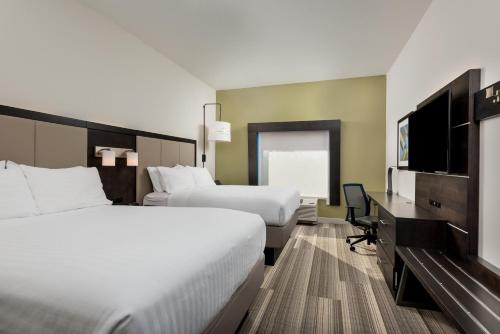 Photo - Holiday Inn Express & Suites Lakeland South, an IHG Hotel