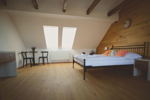 Twin Room with Bathroom