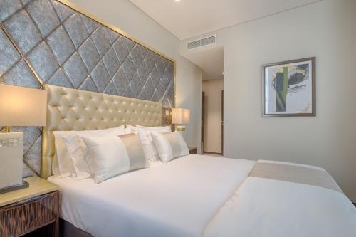 Standard Double Room image 10