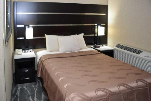 Queen Room - Non-Smoking