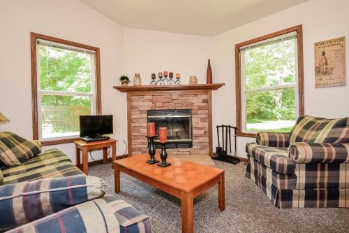 Goshorn Lake Cottage #4 - image 8