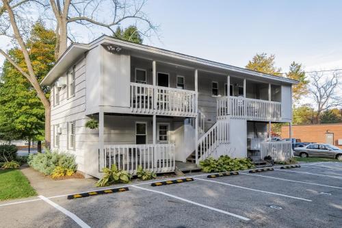 Water Street Retreat in Saugatuck, USA