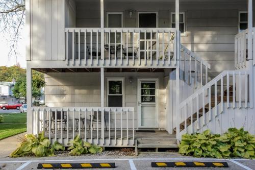 Water Street Retreat in Saugatuck, USA