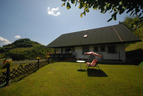 Seadmed, Pod Orehi Guest House in Loce