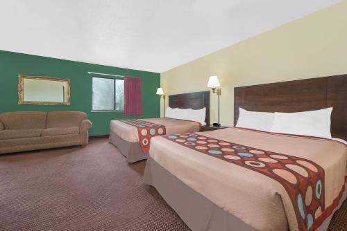 Super 8 by Wyndham Ottumwa - main image