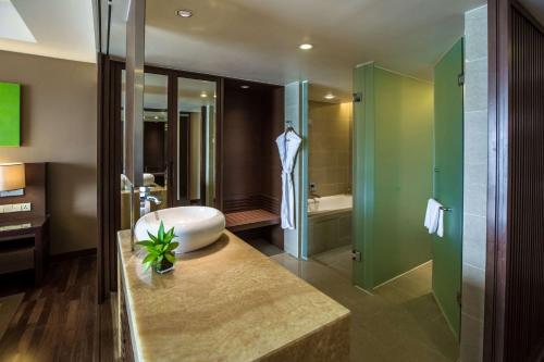 room detail thumbnail 2