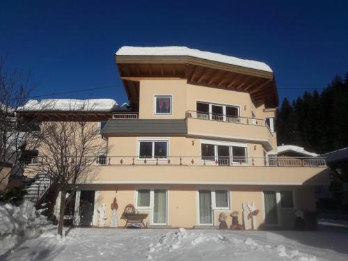  Apart la Montagnia, Ferienwohnung in Kappl