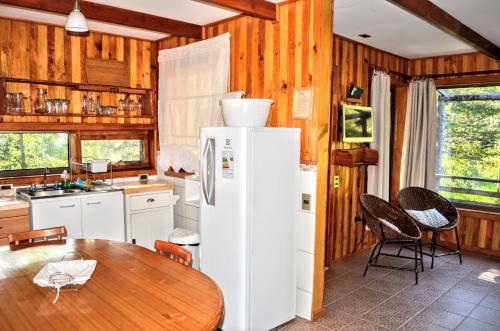 virtuve, Cabanas en Alojamientos Techo Azul in Kurakautina