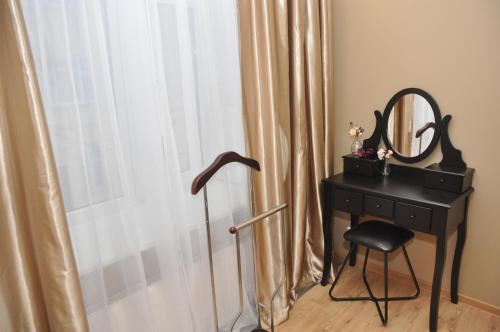 Baltic Amber in Diplomatic District & Free Parking