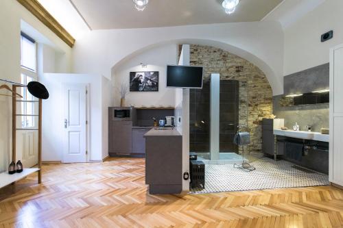 Apartment Nebovidy I - Historic centre - Terrace - Air Conditioning, Прага (фото 10)