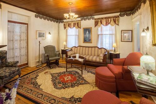 Augustus Bove House - image 5