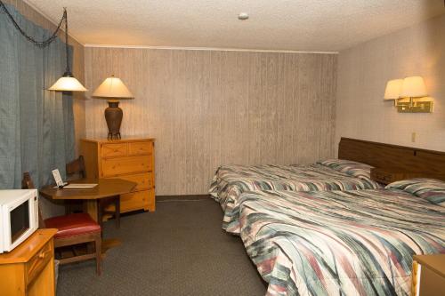 2 queen beds