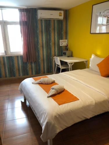 room detail thumbnail 0