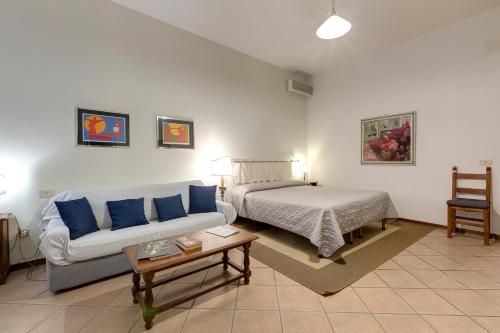  Attilio, Pension in Florenz