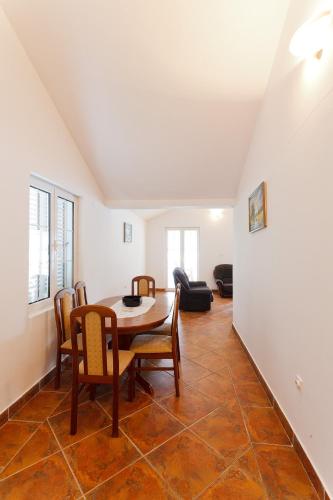 Apartments Kovinic - image 9