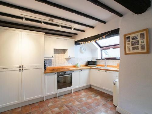 Laurel Cottage near Newby Bridge - image 3