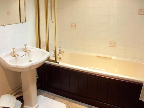 Brook Cottage in Milton on Stour