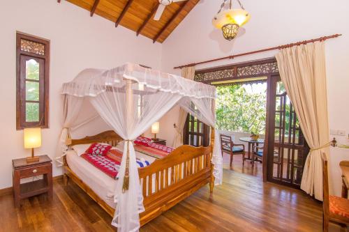 Lanka Beach Villa