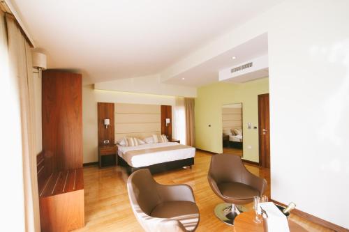 2 bedrooms, 3 beds