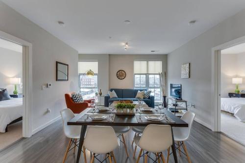 Two Bedroom on H Street - image 6