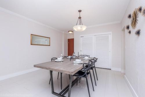 1 Bedroom Hollywood Beach at Tides 1A - image 7