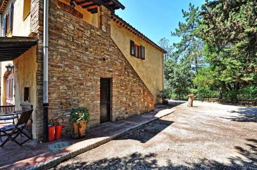 Entree, Vittoriana near San Gimignano by PosarelliVillas in Montauto